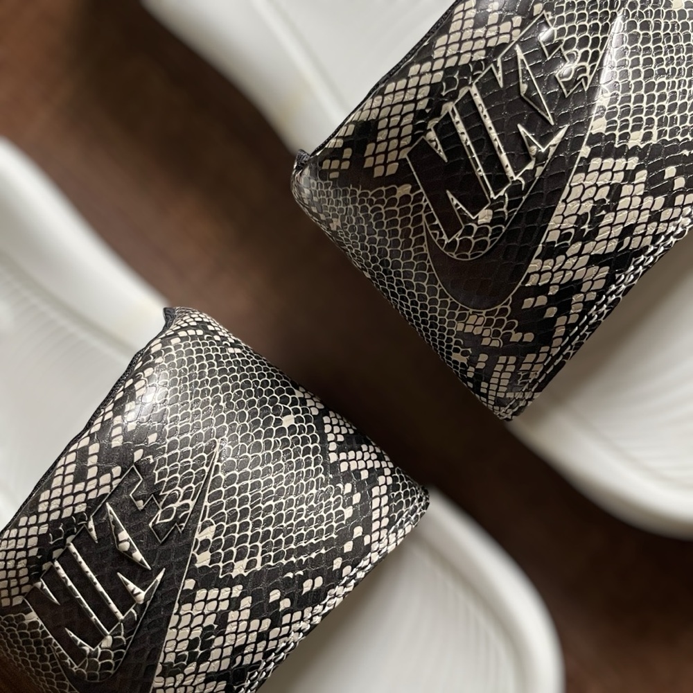 NIKE Animal Print Slides • Size 9 • Women - Picture 9 of 10